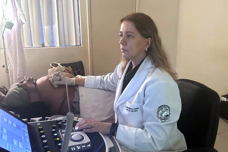 16052025 Hospitais da Ebserh são referência no combate à hipertensão na gravidez- Karina Bilda Rezende Maternidade UFRJ.jpeg