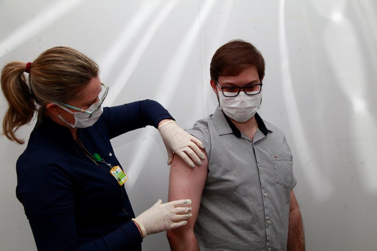 06082020 teste vacina hub (24).jpg