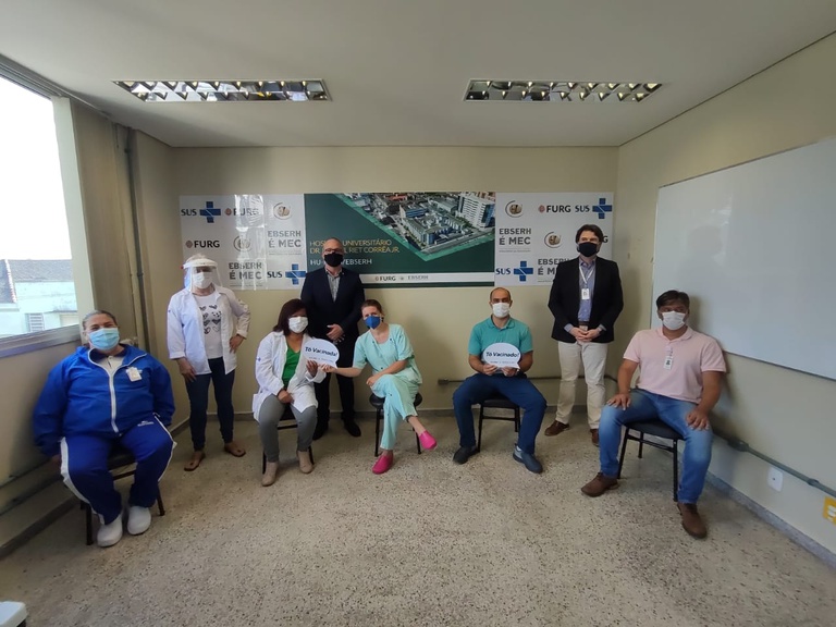 21012021 Vacina HU-Furg 3.jpeg