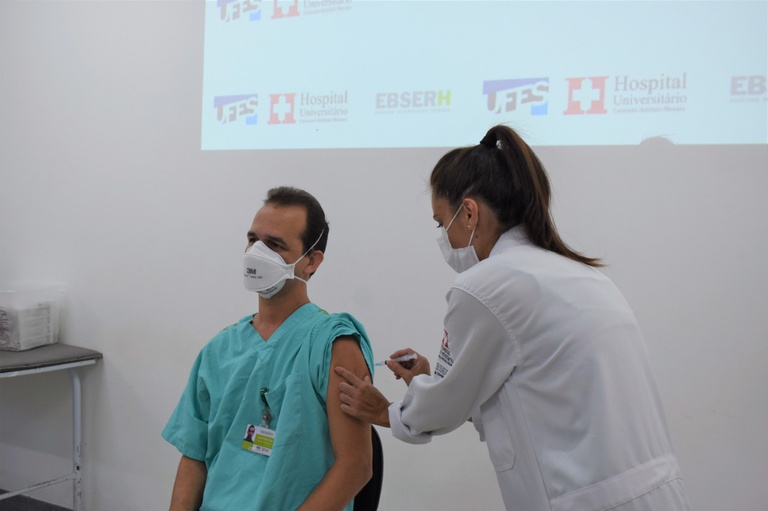 21012021 Vacina Hucam-Ufes 12.jpeg