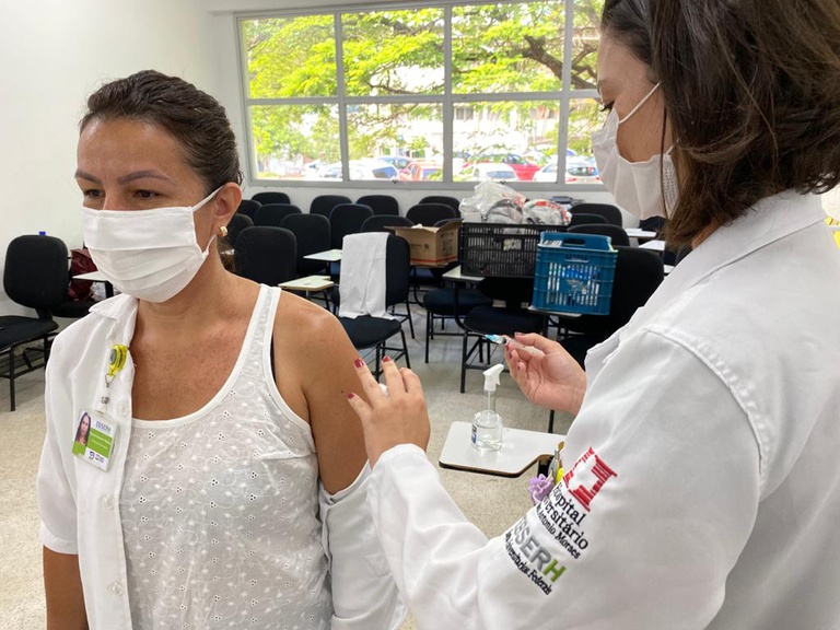 21012021 Vacina Hucam-Ufes 2.jpeg