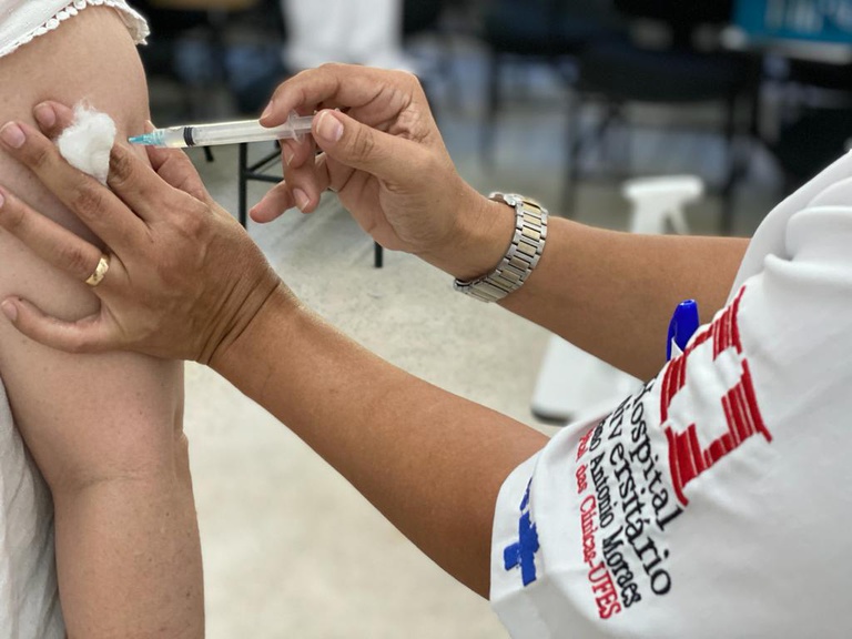 21012021 Vacina Hucam-Ufes 6.jpeg