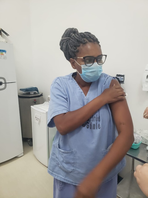 21012021 Vacina HUGG-Unirio 4.jpeg