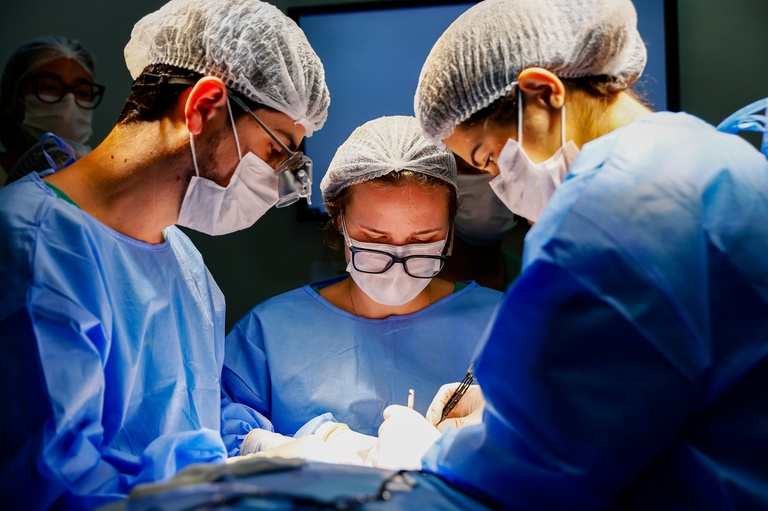 13012025 ebserh hugg-unirio cirurgia homens trans