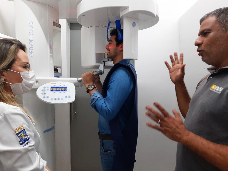 01.06.2022 _ HULW inaugura raio X panorâmico digital na odontologia (8).jpeg