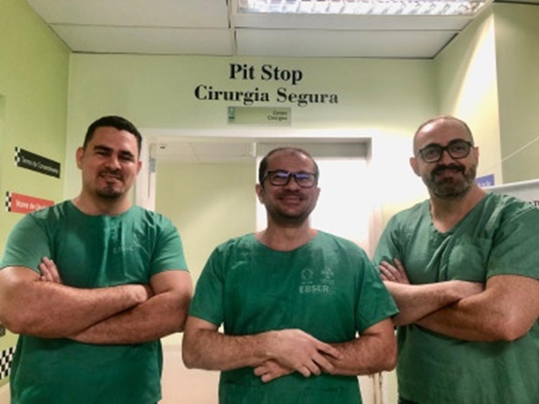 30102025 ebserh hugv-ufam cirurgia mandíbula 2.jpeg