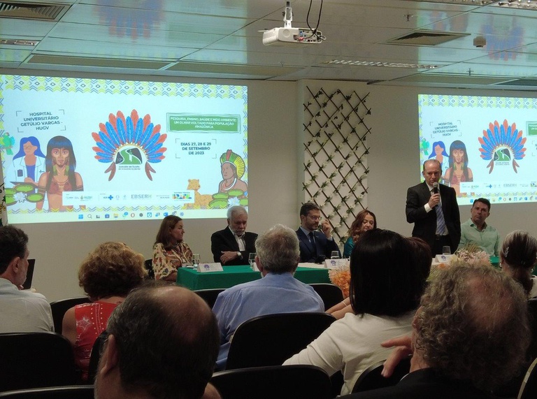 28092023 evento hugv (52).jpg