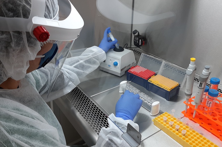 15062020 laboratório hu-furg.jpg