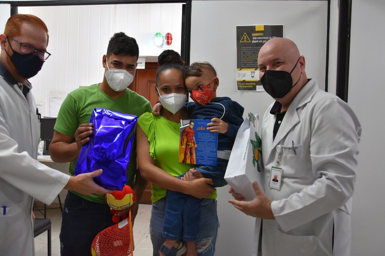 04032022 HC-UFTM personaliza máscaras 5.jpeg