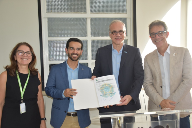 09052025 Huol-UFRN inaugura microscópio cirúrgico e celebra doação de terreno para expansão de sua infraestrutura (7).JPG