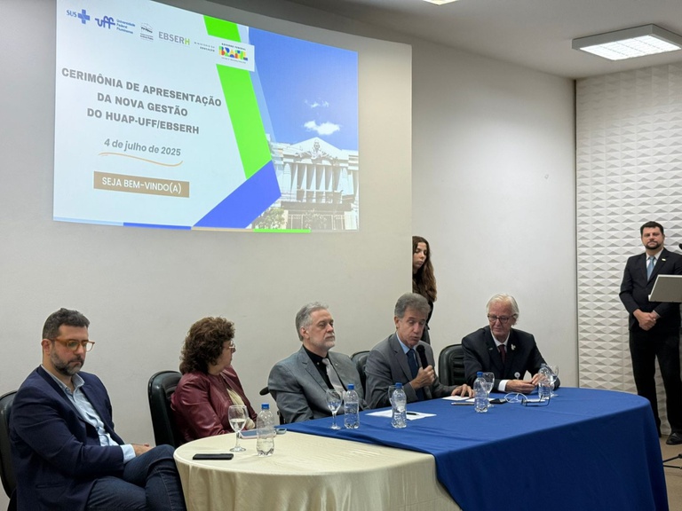 04072025 posse superintendente Huap (3).jpeg