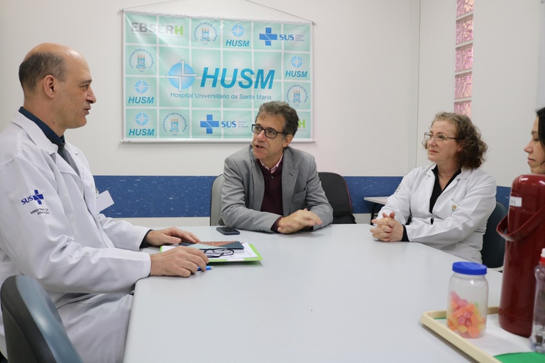 29082023 Reunião de gestão durante visita ao HUSM (4).JPG