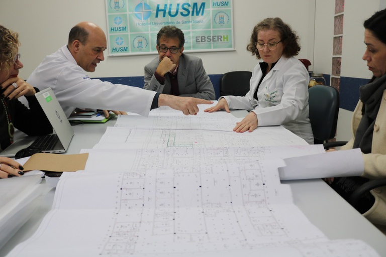 29082023 Reunião de gestão durante visita ao HUSM (7).JPG