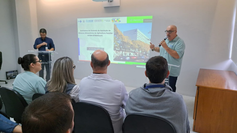 19052025 HUSM-UFSM firma contrato para aquisição de alimentos da agricultura familiar 2.jpg