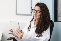 HU Brasil inicia implementação do AGHU 11, sistema com foco na segurança do paciente e eficiência hospitalar