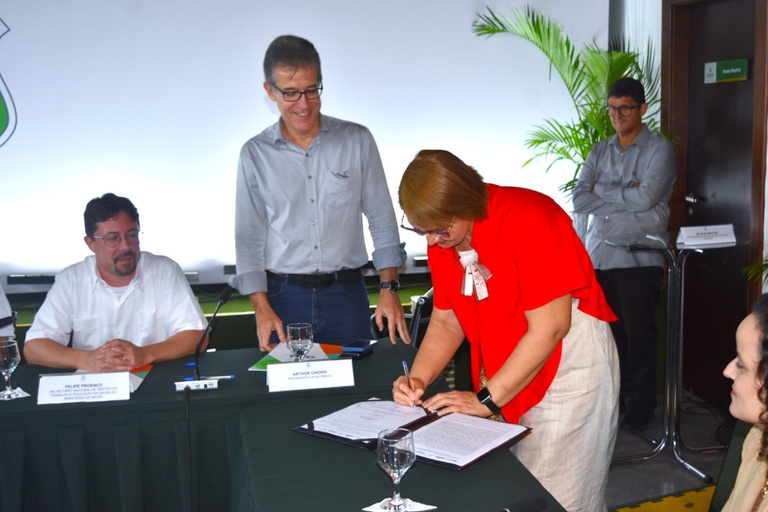 HU Brasil, Ministério da Saúde, Fiocruz e Sesa oficializam cooperação para desenvolvimento de terapia celular de combate ao câncer no Ceará2.JPG