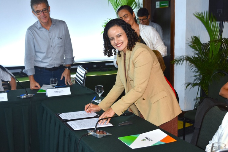 HU Brasil, Ministério da Saúde, Fiocruz e Sesa oficializam cooperação para desenvolvimento de terapia celular de combate ao câncer no Ceará4.JPG