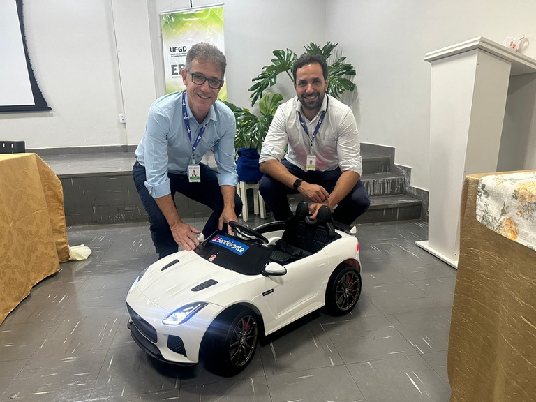 12042024 carrinho elétrico hu-ufgd