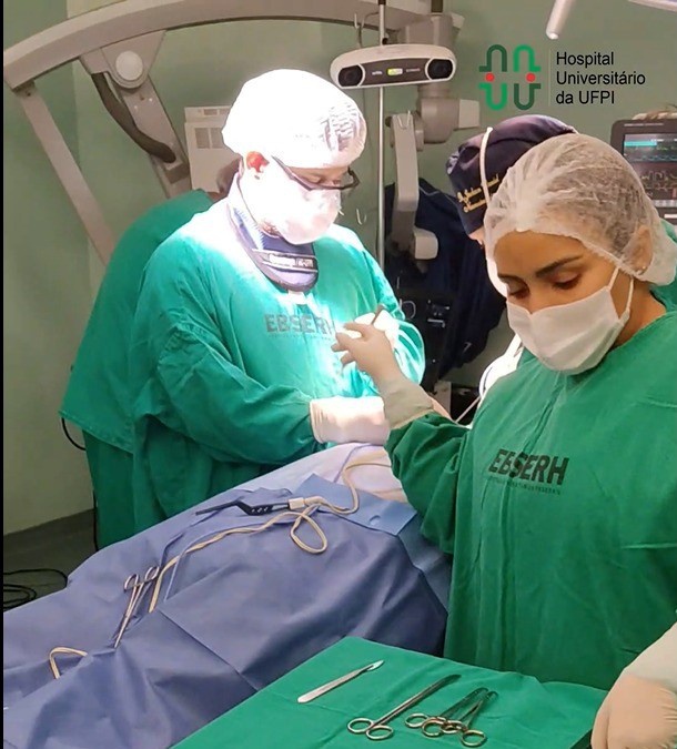29032022 hu ufpi cirurgia coluna 4.jpeg