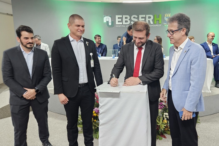 28112025 HULW-UFPBEbserh comemora 45 anos com inauguração da nova fachada (14).jpg