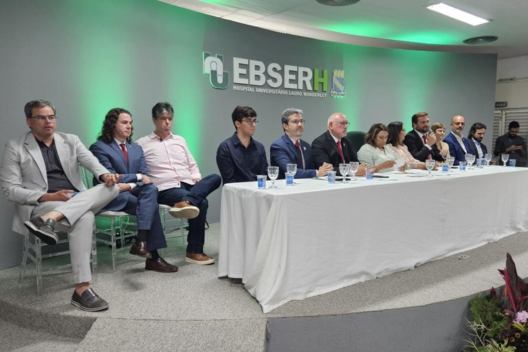 28112025 HULW-UFPBEbserh comemora 45 anos com inauguração da nova fachada (9).jpeg