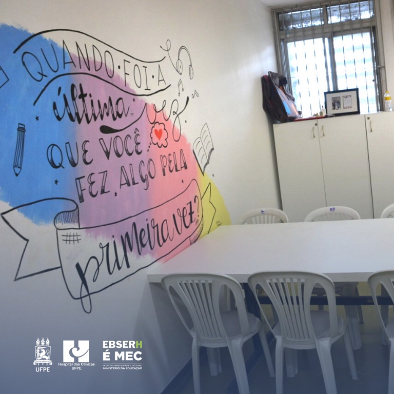 Foram realizados serviços de pintura, substituição das instalações elétricas e hidráulicas, substituição do revestimento dos banheiros, recuperação do piso, substituição de todas as portas e de todas as luminárias, entre outros