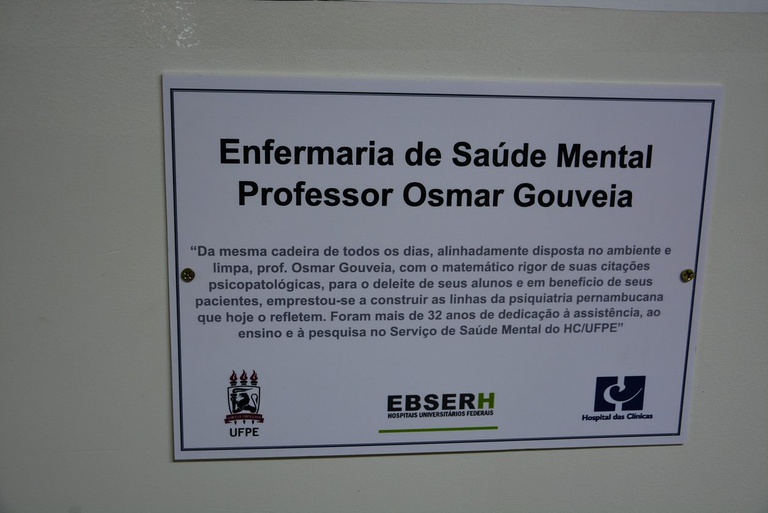 Foram realizados serviços de pintura, substituição das instalações elétricas e hidráulicas, substituição do revestimento dos banheiros, recuperação do piso, substituição de todas as portas e de todas as luminárias, entre outros