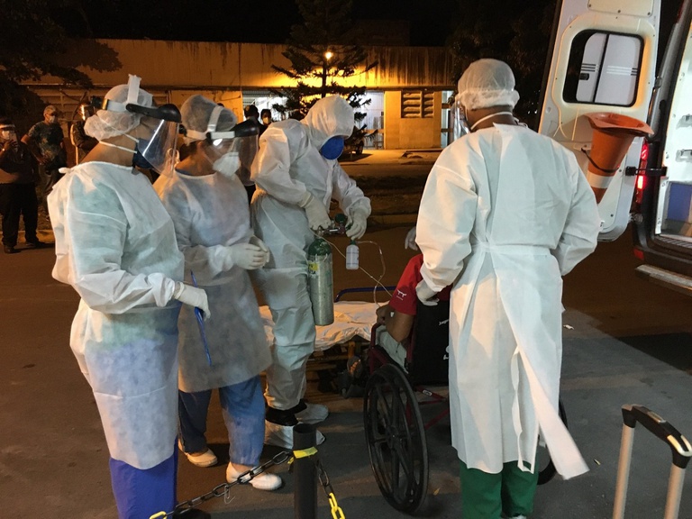 25012021 Pacientes de Manaus no HC-UFPE 6.JPG