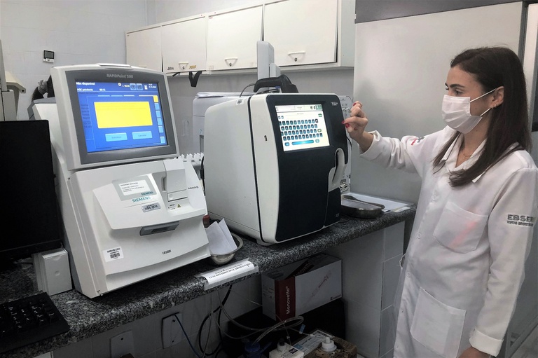 04012023 certificação laboratórios - HUL-UFS 1 - capa.jpg