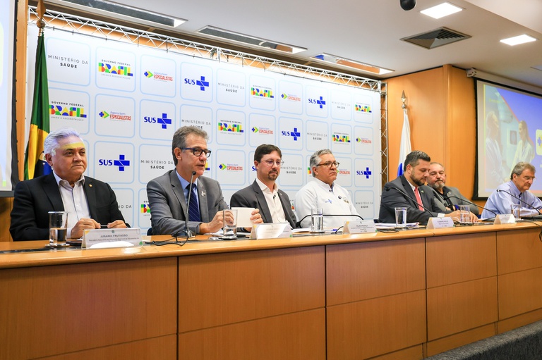 1 -25-08-25 Coletiva-1007 capa.jpg