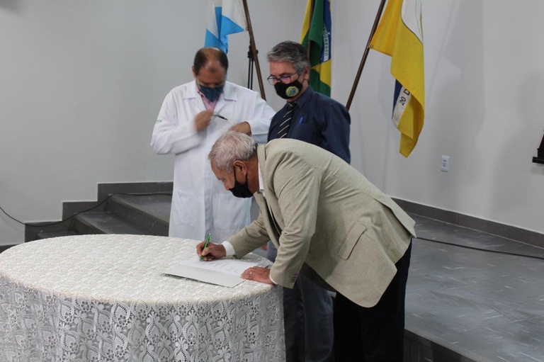Assinatura do convênio do Programa Acalento.jpg