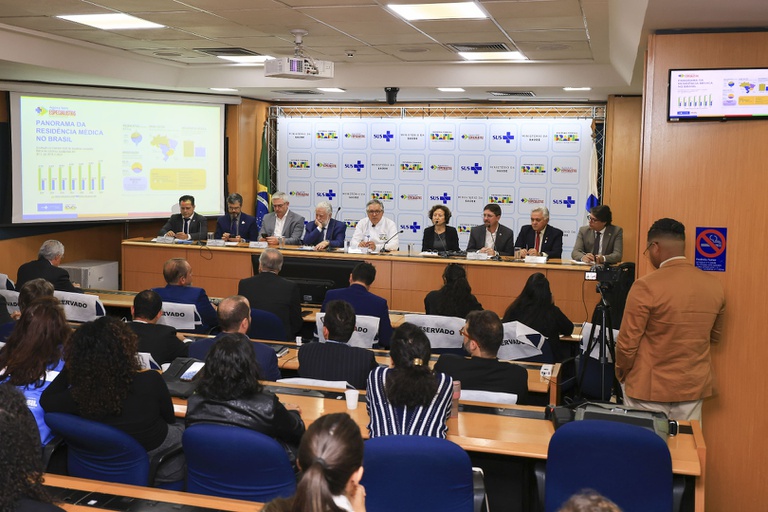 10062025 ebserh min saúde mais médicos especialistas (10).jpg