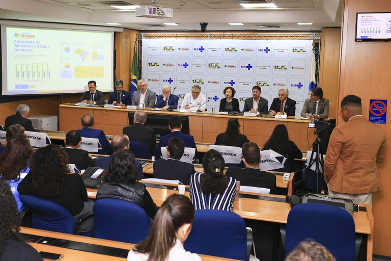 10062025 ebserh min saúde mais médicos especialistas (11).jpg