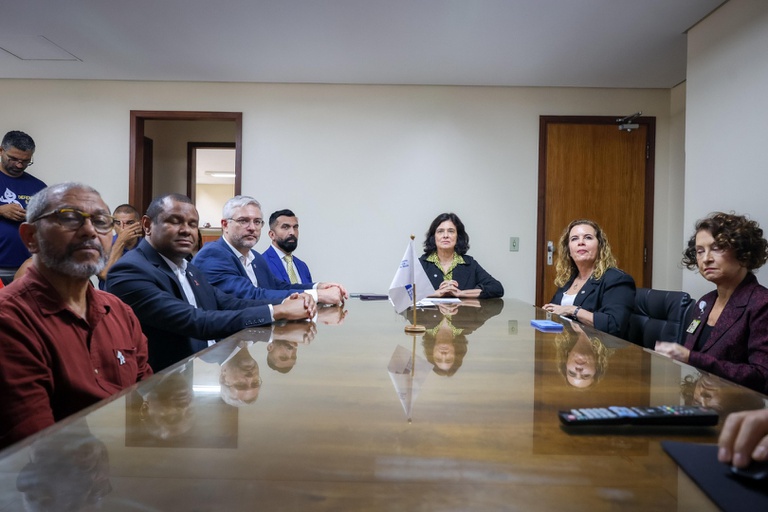 13012025 ebserh hc-ufmg visita ministra saúde (5).jpeg