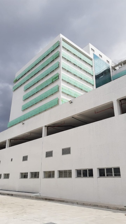 Implantado na zona centro-sul de Manaus, o novo espaço, que corresponde à segunda etapa de obras de ampliação do HUGV, soma mais de 14 mil m² de área construída