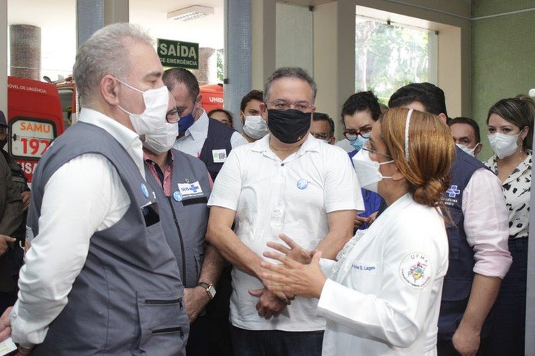 18102021 visita ministro hu-ufma 2.jpg