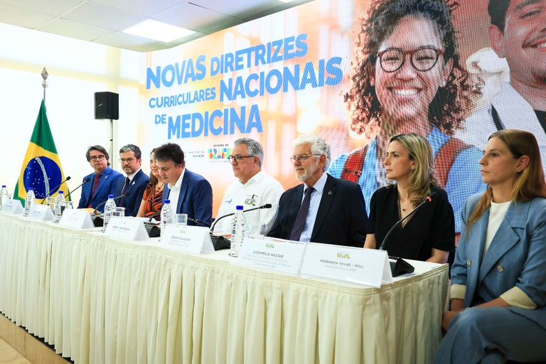 29092025 ebserh novas diretrizes medicina (14).jpg