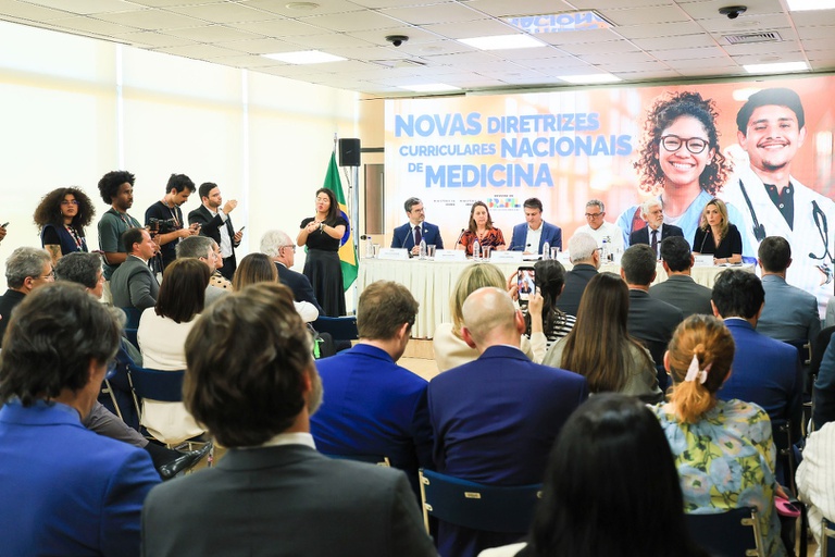 29092025 ebserh novas diretrizes medicina (7).jpg