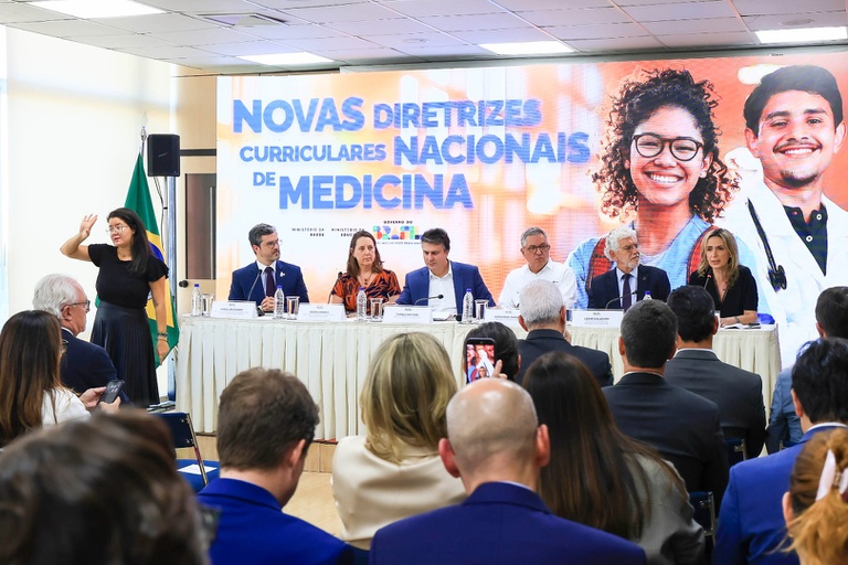 29092025 ebserh novas diretrizes medicina (8).jpg