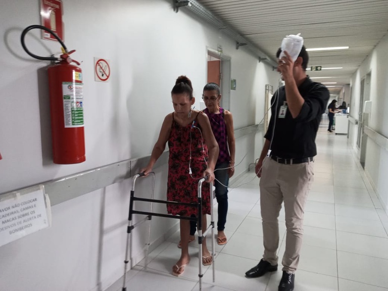 27082024 ebserh hulw-ufpb robô fisioterapia 3.jpg