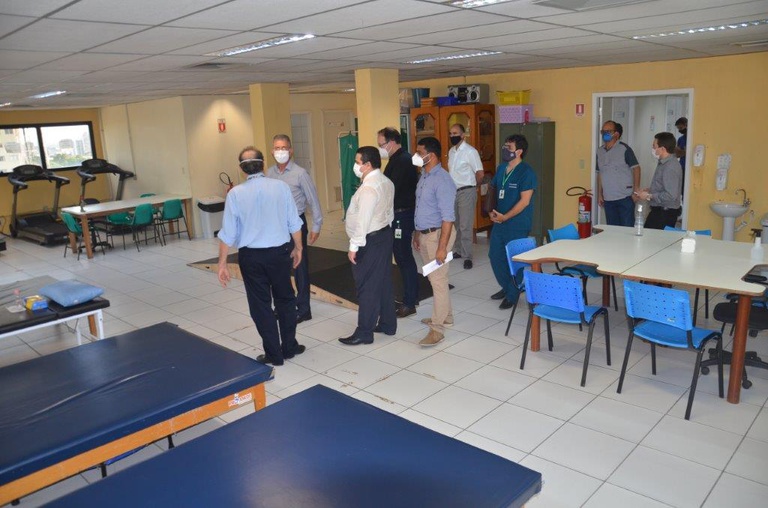 Visita do presidente da Rede Ebserh ao HUGV (14).jpg