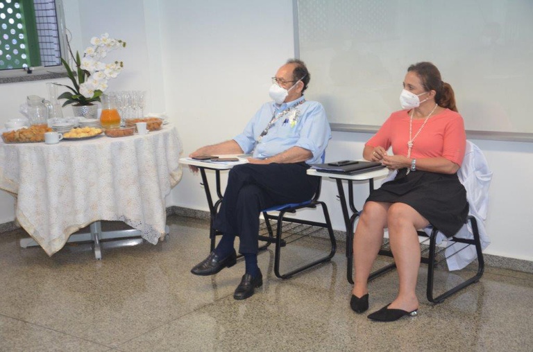 Visita do presidente da Rede Ebserh ao HUGV (2).jpg