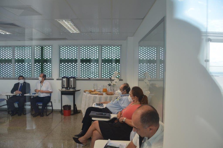 Visita do presidente da Rede Ebserh ao HUGV (3).jpg