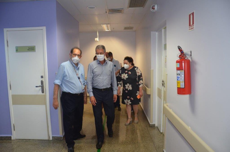 Visita do presidente da Rede Ebserh ao HUGV (4).jpg