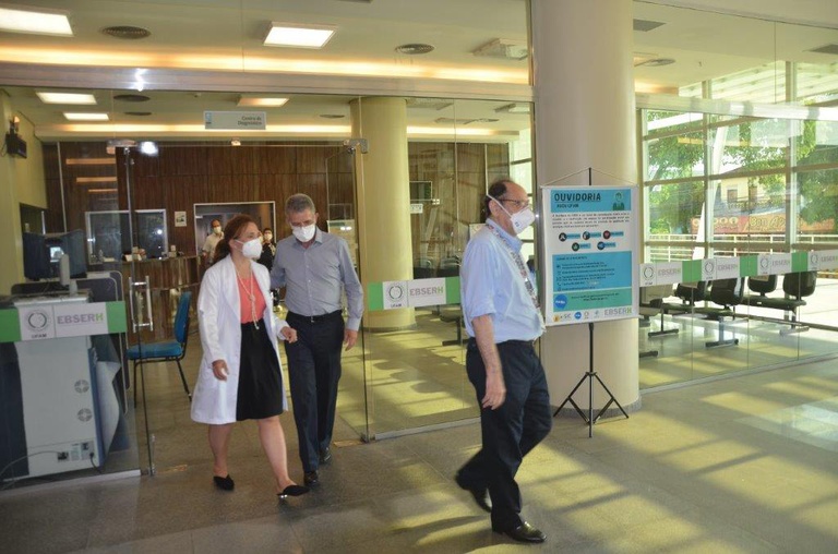 Visita do presidente da Rede Ebserh ao HUGV (6).jpg