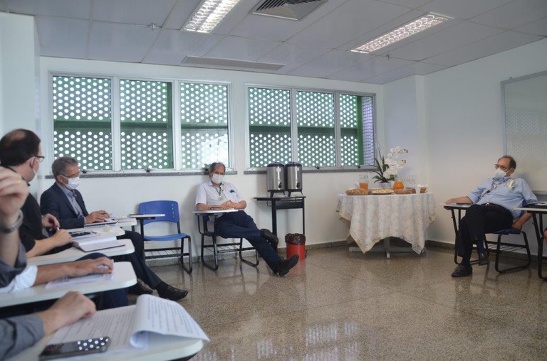 Visita do prsidente da Rede Ebserh ao HUGV (1).jpg