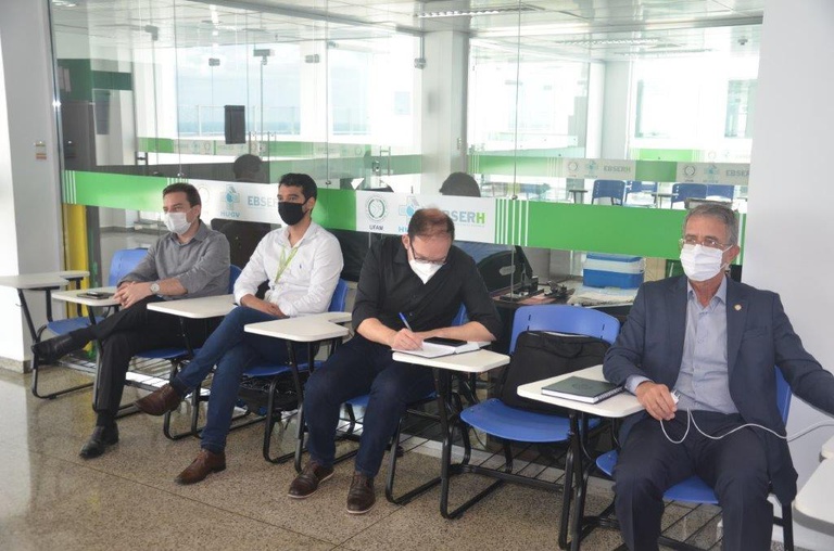 Visita do prsidente da Rede Ebserh ao HUGV (11).jpg