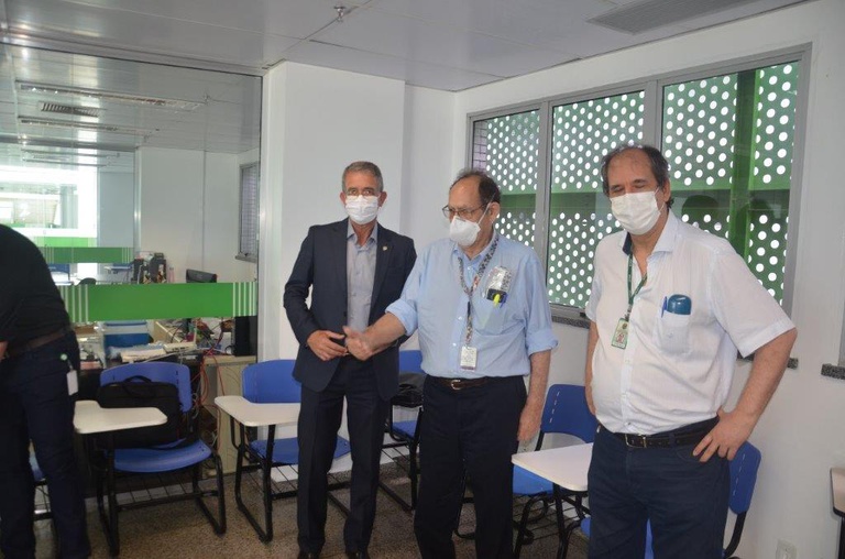 Visita do prsidente da Rede Ebserh ao HUGV (2).jpg