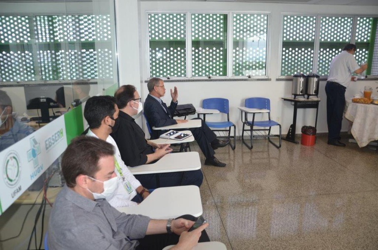 Visita do prsidente da Rede Ebserh ao HUGV (4).jpg