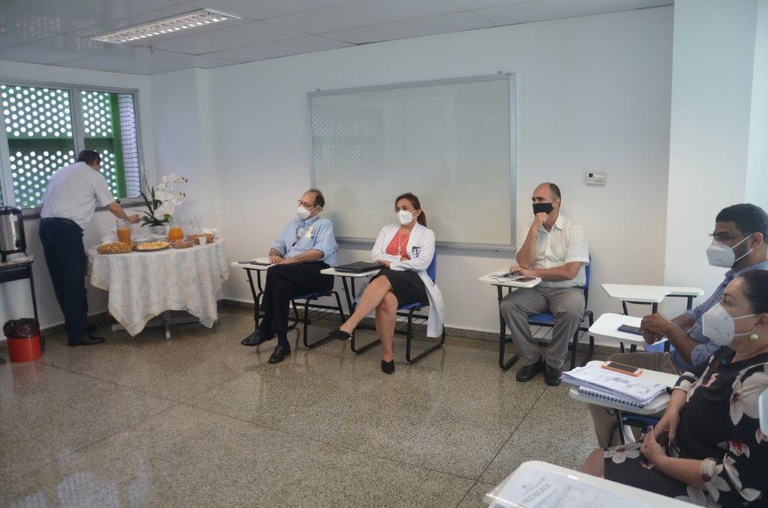 Visita do prsidente da Rede Ebserh ao HUGV (5).jpg